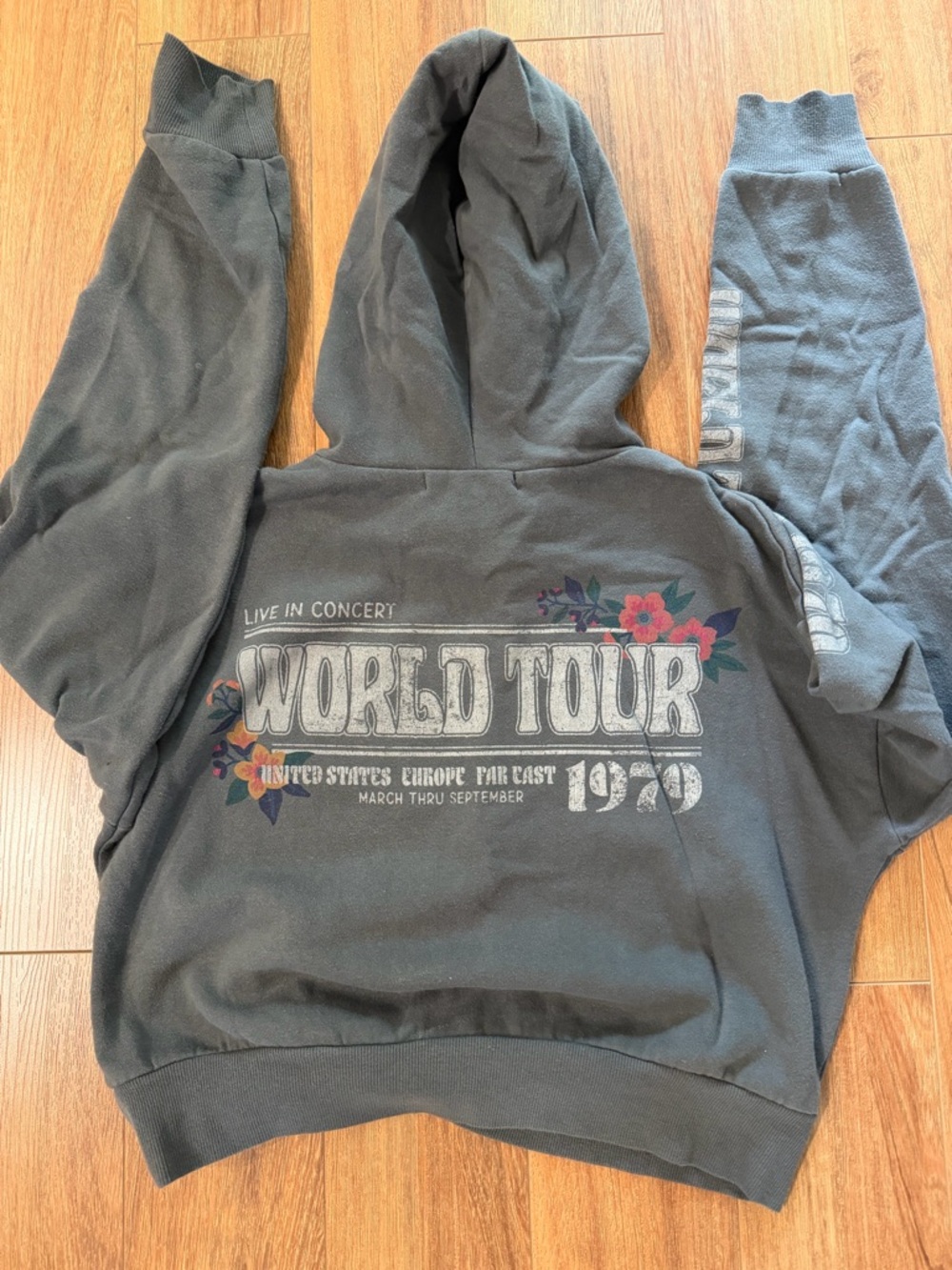 Vintage-Style Black 'World Tour' Graphic Hoodie